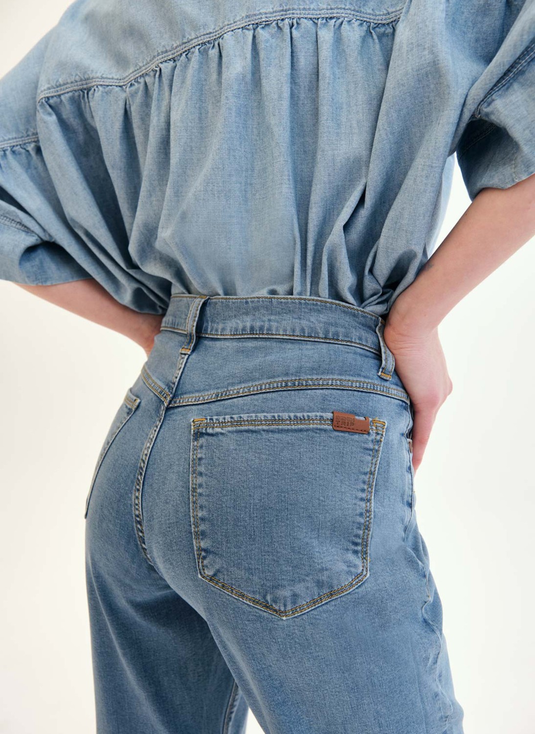 Denim Trip Oversize Fit Piliseli Roba Vintage Açık İndigo Kadın Jean Gömlek görsel 5