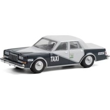Greenlight 1/64 1984 Dodge Diplomat
