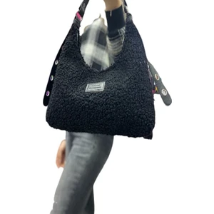 Kadın Içi Astarlı Fermuarlı Peluş Çanta