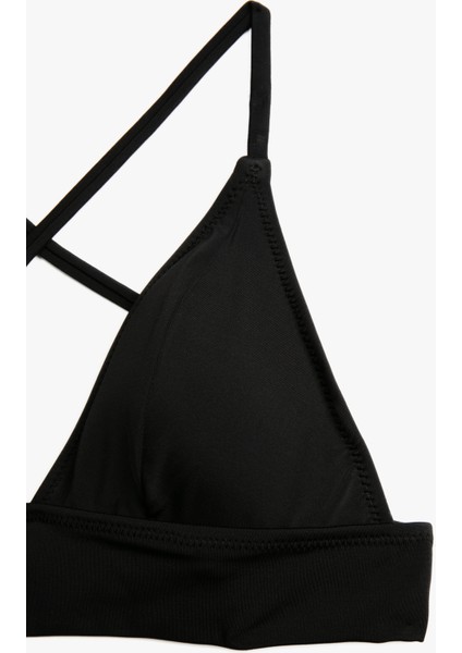 Üçgen Bikini Üstü Kaplı Çapraz Askı Detaylı