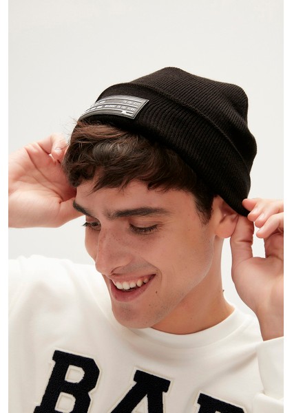 Welcome Beanie Night