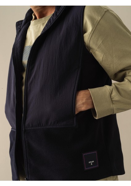 Erkek Lacivert Regular Fit Polar Yelek indirimleri