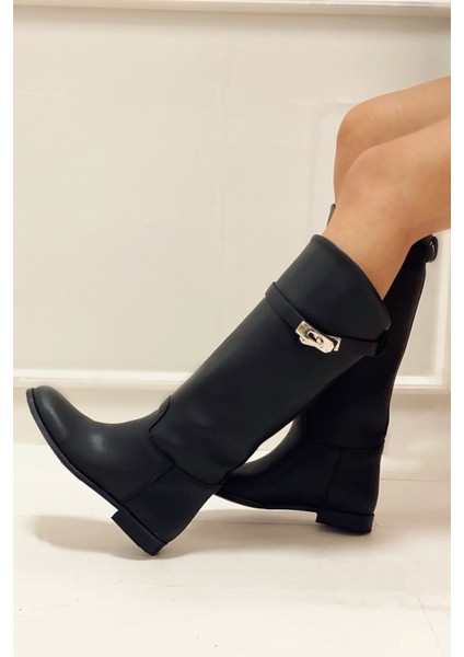 Misha Siyah Cilt Toka Detaylı Düz Çizme indirimleri