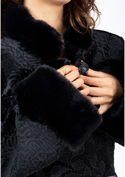 Kadın Tasarım Dantelli ve Kol Detaylı Kadın Iddialı Kürk Kaban modelleri