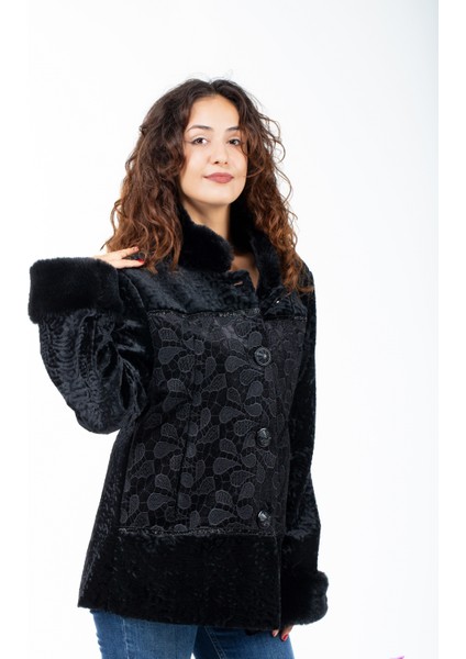 Kadın Tasarım Dantelli ve Kol Detaylı Kadın Iddialı Kürk Kaban indirimleri