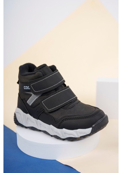 Cırtlı Siyah Çocuk Tracking Bot