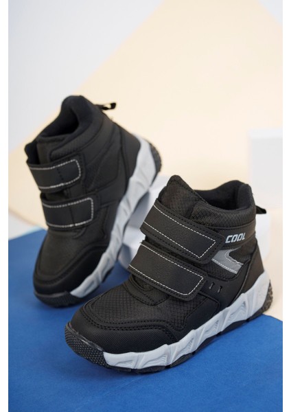 Cırtlı Siyah Çocuk Tracking Bot modelleri