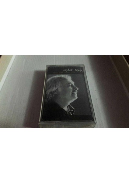 Müjdat Gezen- Şiirim Geldi Bırakın Beni Kaset