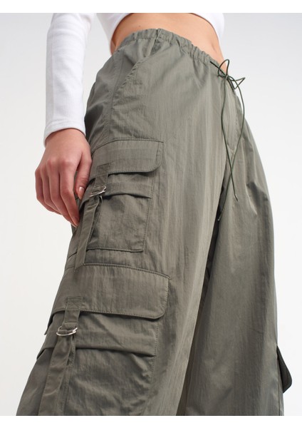 70389 Paraşüt Kargo Pantolon Haki fırsatları