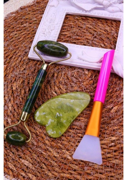 Yeşim Taşı Gua Sha Seti modelleri