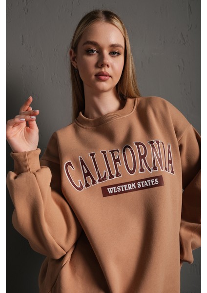 Kadın Calıfornıa Baskılı Oversize Sweatshirt modelleri