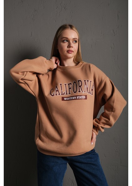 Kadın Calıfornıa Baskılı Oversize Sweatshirt indirimleri
