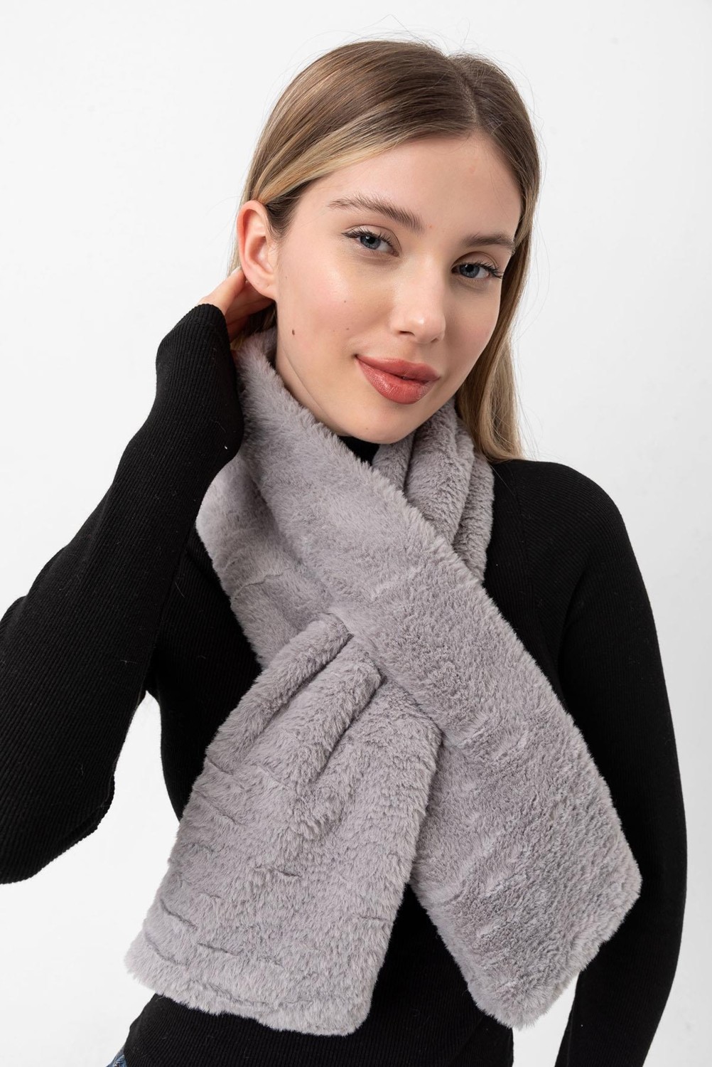 Saria Moda Kadın Yumuşak Peluş Kaşkol Boyunluk Atkı görsel 2