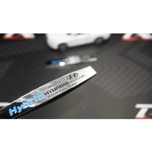 DK Tuning Hyundai Hybrid Logo Yan Çamurluk 3m 3D Krom Metal Logo Amblem