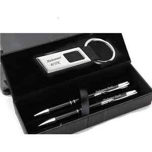 Isme Kişiye Özel Siyah 2'li Kalem ve Anahtarlık Seti