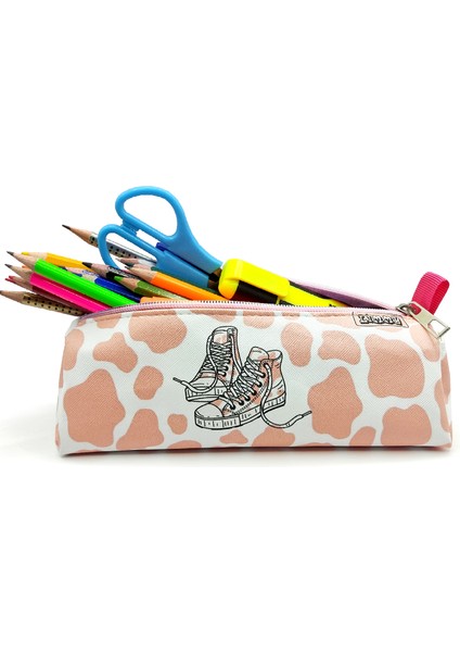 Kalem Kutusu Inek Desenli Ayakkabı Detaylı Üçgen Kalemkutu Jumbo Vegan Deri Kalemlik - Pembe Nude fiyatları