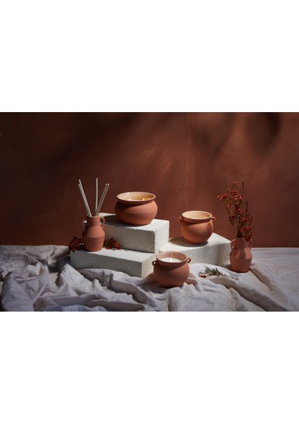 Santorini Mat Seramik Anfora Mum Terracotta - Santorini 8.5 oz. Terracotta Ceramic Raw Clay & Pear