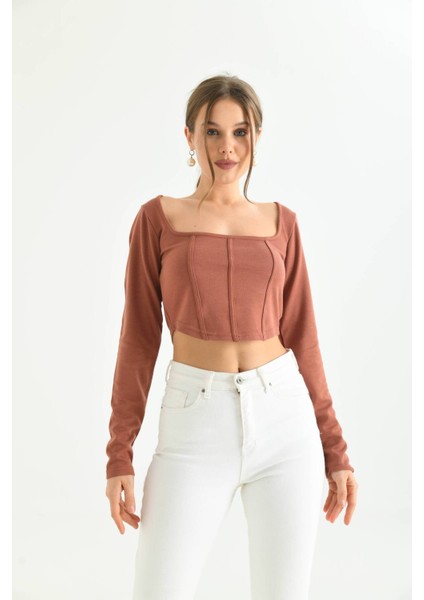 Tarçin Önü Şerit Detaylı Kare Yaka Crop Bluz
