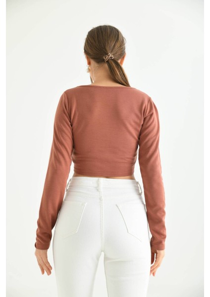 Tarçin Önü Şerit Detaylı Kare Yaka Crop Bluz