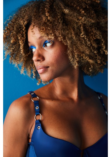 Kadın Saten Büstiyer Lacivert Renkli Kuşgözü Detaylı Dikişsiz Rahatlık fırsatları