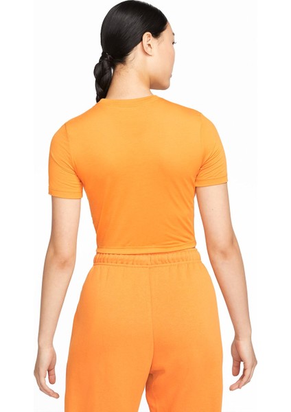 Sportswear Crop Kadın T-Shirt DN5798738 fiyatları