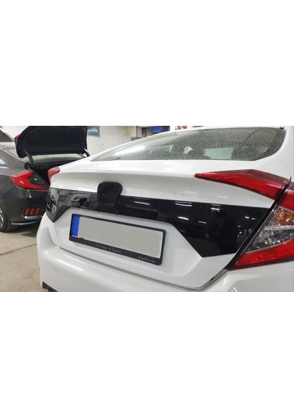 Honda Cıvıc Fc5 2016-2020 Bagaj Kapagı Plaka Üst Kaplaması Pıano Black modelleri