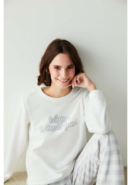 Beyaz Winter Wonderland Polar Pijama Takımı