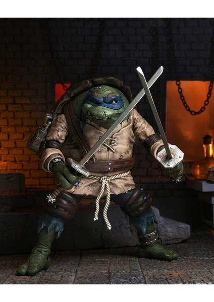 Universal Monsters x Tmnt: Ultimate Leonardo As The Hunchback Aksiyon Figürü