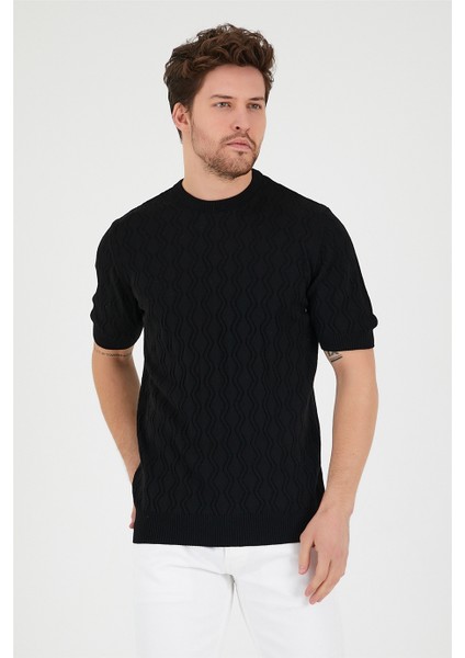 Siyah Erkek Yuvarlak Yaka Desenli Örme T-Shirt