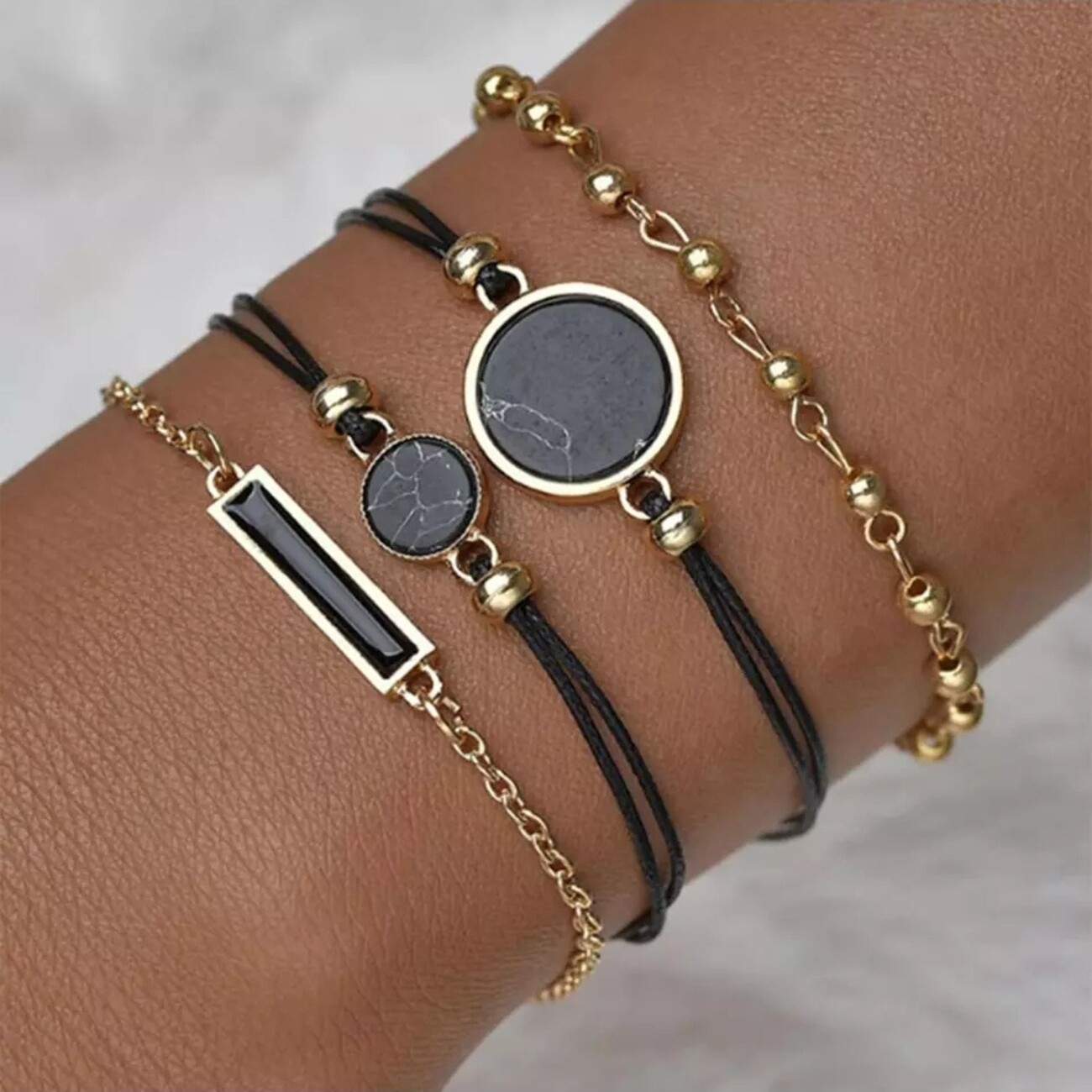GoGoey Kadın Kol Saati Lüks Moda Şık Trend Bayan Set Saat Yeşil Renk + 4 Adet Bileklik Hediye görsel 3