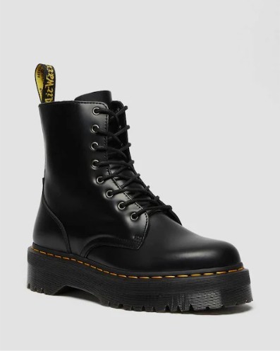Dr. Martens Jadon 15265001 Siyah Kadın Bot Kalın Tabanlı Dayanıklı Dış Materyal ile Şık Tasarım