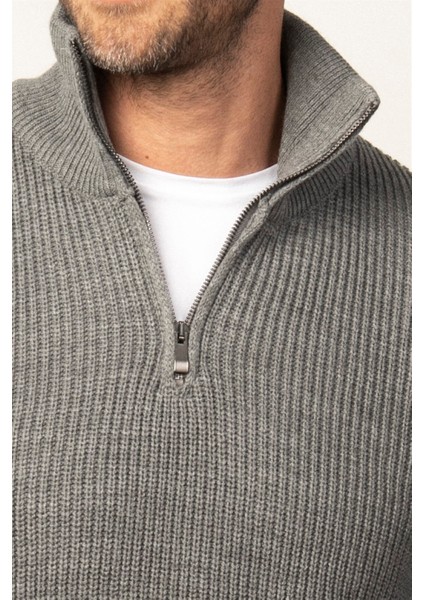 Erkek Slim Fit Dar Kesim Fermuarlı Gri Dik Yaka Triko Kazak modelleri
