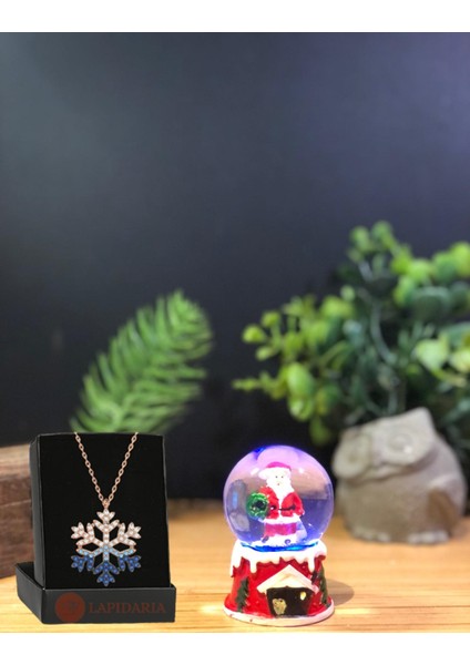 Noel Baba Yılbaşı Temalı Işıklı Kar Küresi Minik Boy ve Mavi Kartanesi Kolye