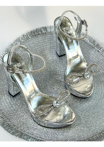 Gümüş Kadın Şeffaf Fiyonk Taşlı Platforum Topuklu Ayakkabı - Gümüş - 38