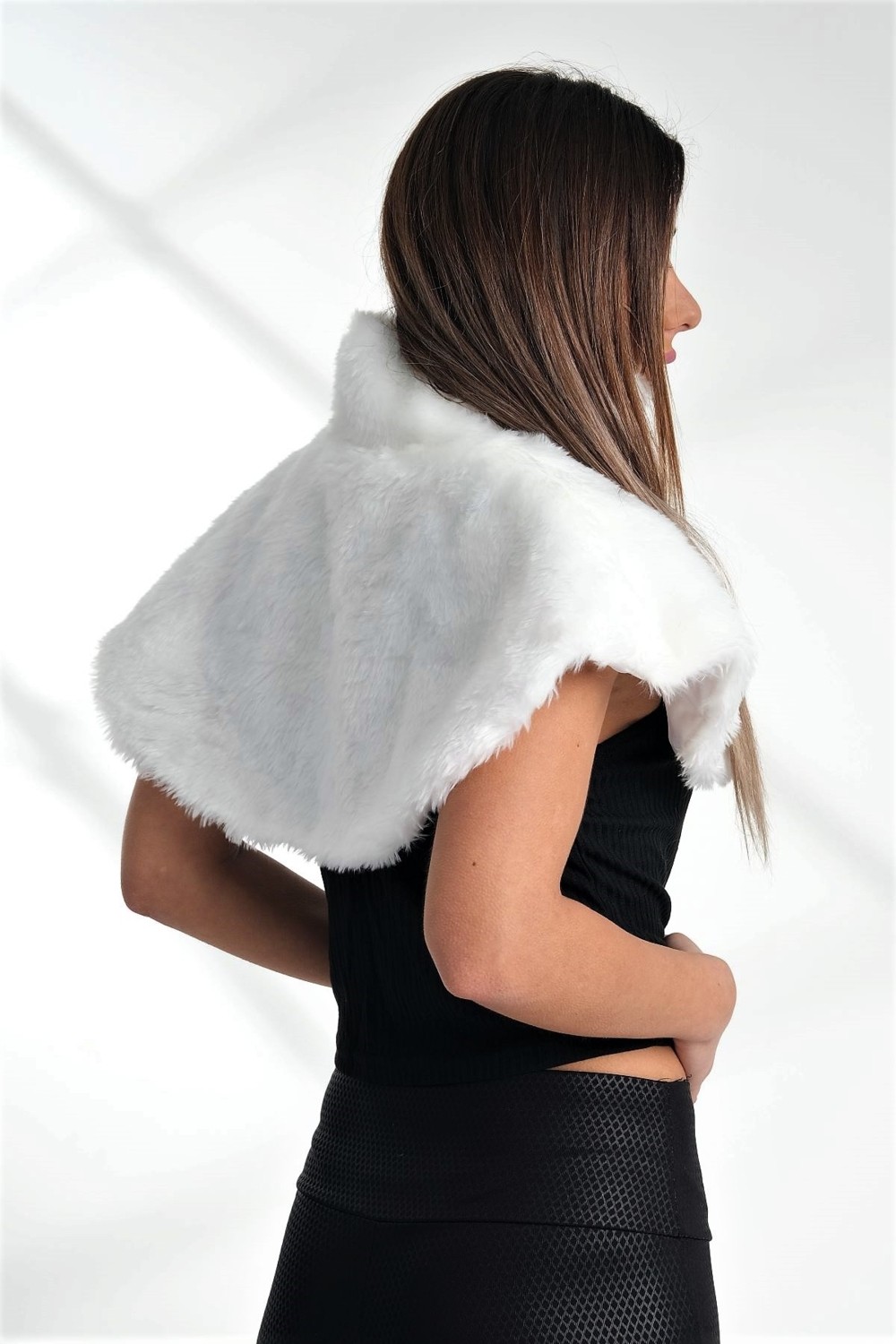 Keyifli Moda Kadın Beyaz Broşlu Kürk Etol Bolero görsel 3
