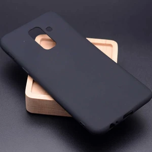 Samsung Galaxy J8 Kılıf Soft ve Pürüzsüz Yüzey Ipeksi Silikon Kapak Hopy
