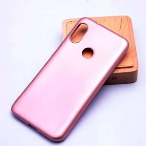 Xiaomi Mi A2 Lite Kılıf Soft ve Pürüzsüz Yüzey Ipeksi Silikon Kapak Hopy