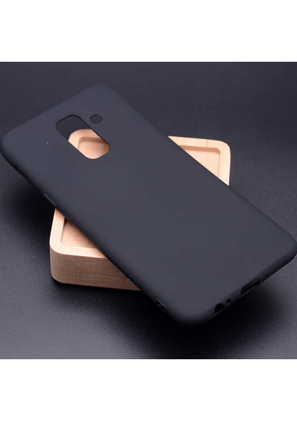 Samsung Galaxy J8 Kılıf Soft ve Pürüzsüz Yüzey Ipeksi Silikon Kapak Hopy