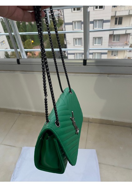 Kalın Siyah Zincir Askılı 3 Gözlü Kadın Omuz Çantası.