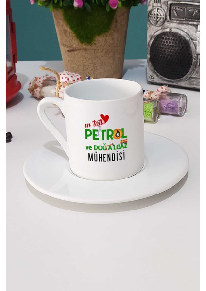 En Tatlı Petrol ve Doğalgaz Mühendisi Türk Kahvesi Fincanı Beyaz