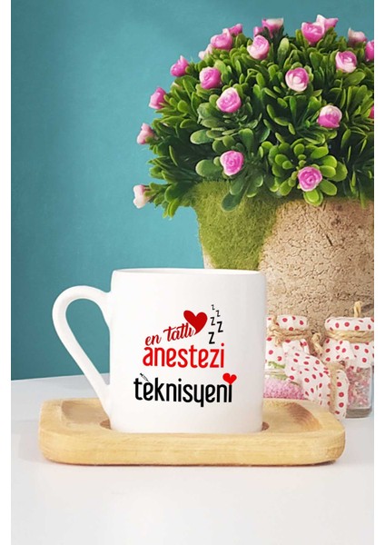 En Tatlı Anestezi Teknisyeni Türk Kahvesi Fincanı Ahşap Altlıklı