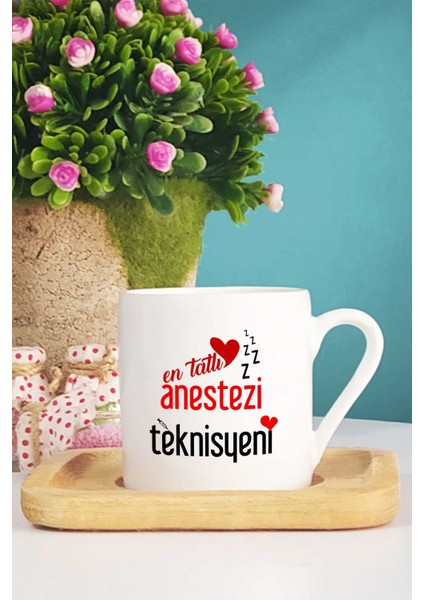 En Tatlı Anestezi Teknisyeni Türk Kahvesi Fincanı Ahşap Altlıklı