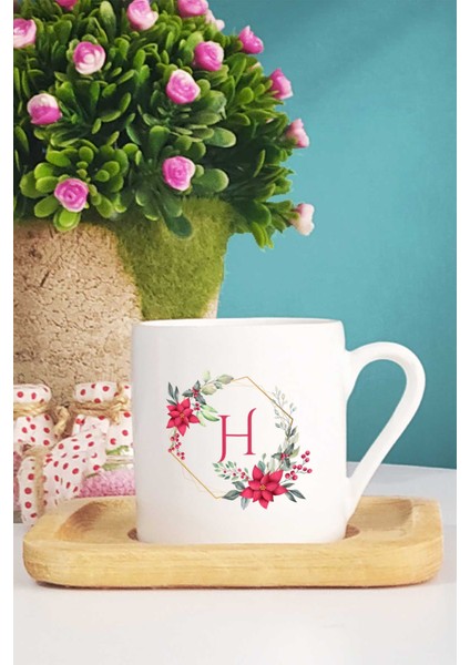 Çiçekli H Harfli Türk Kahvesi Fincanı Ahşap Altlıklı fiyatları