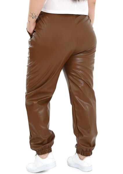 Büyük Beden Beli Yanlardanlastikli Cepli Paçası Lastikli Kahverengi Deri Pantolon modelleri