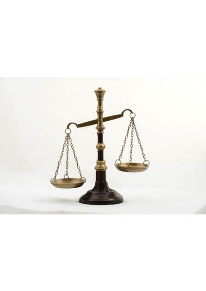 Alt Tarafı Deri Yanları Pirinç Adalet Terazisi 31 cm x 20 cm