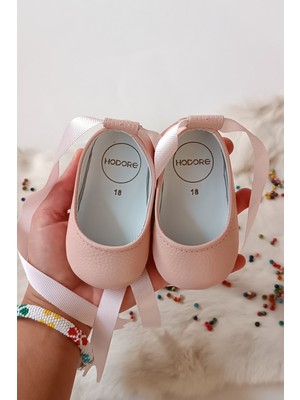 Hodore Deri Bebek Babet Pudra Renk Kaymaz Taban ve Kolay Giydirilebilir 1 Adet