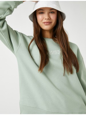 Koton Bisiklet Yaka Sweatshirt Slogan İşlemeli Uzun Kollu