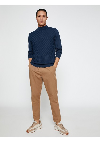 Basic Triko Kazak Yarım Balıkçı Yaka Uzun Kollu Geometrik Desenli fiyatları