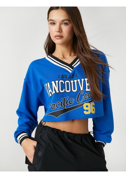 Crop Sweatshirt Kolej Baskılı V Yaka Uzun Kollu