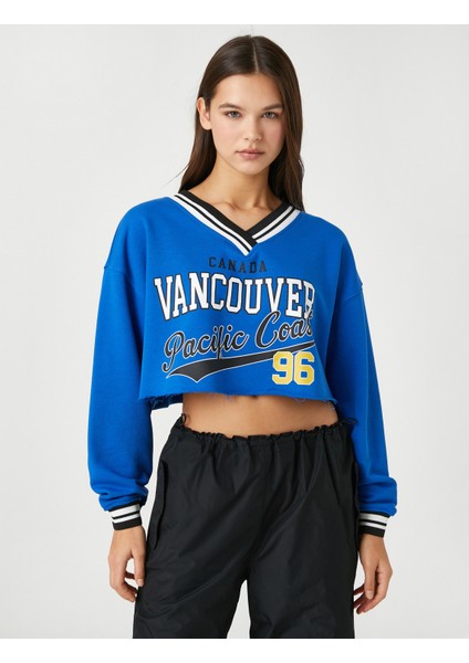 Crop Sweatshirt Kolej Baskılı V Yaka Uzun Kollu